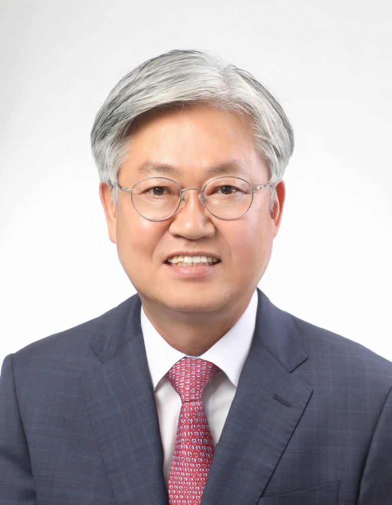 신종철 도의원, ‘경남대표도서관 폐기...